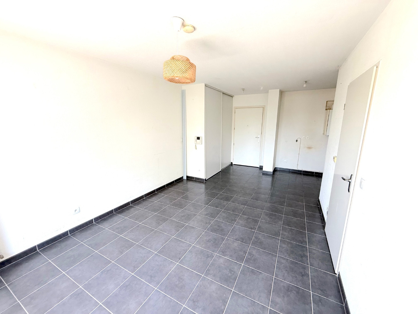 
                                                Vente
                                                 T2 - BAS FLOIRAC