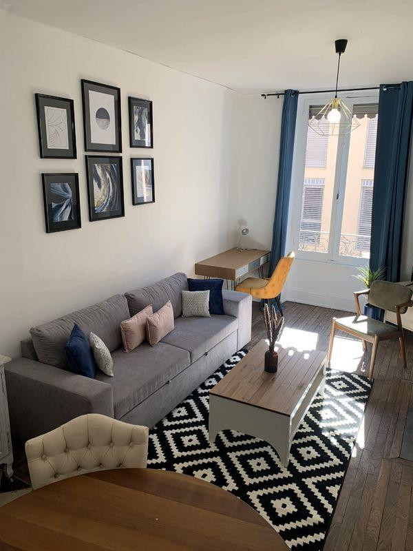 
                                                Location
                                                 T2 bis - 44 M2+ métro Flachet Villeurbanne