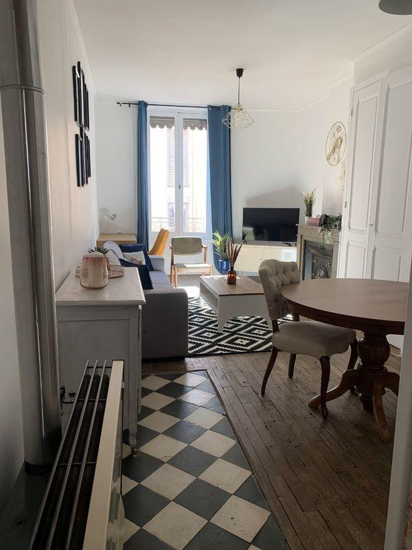
                                                Location
                                                 T2 bis - 44 M2+ métro Flachet Villeurbanne