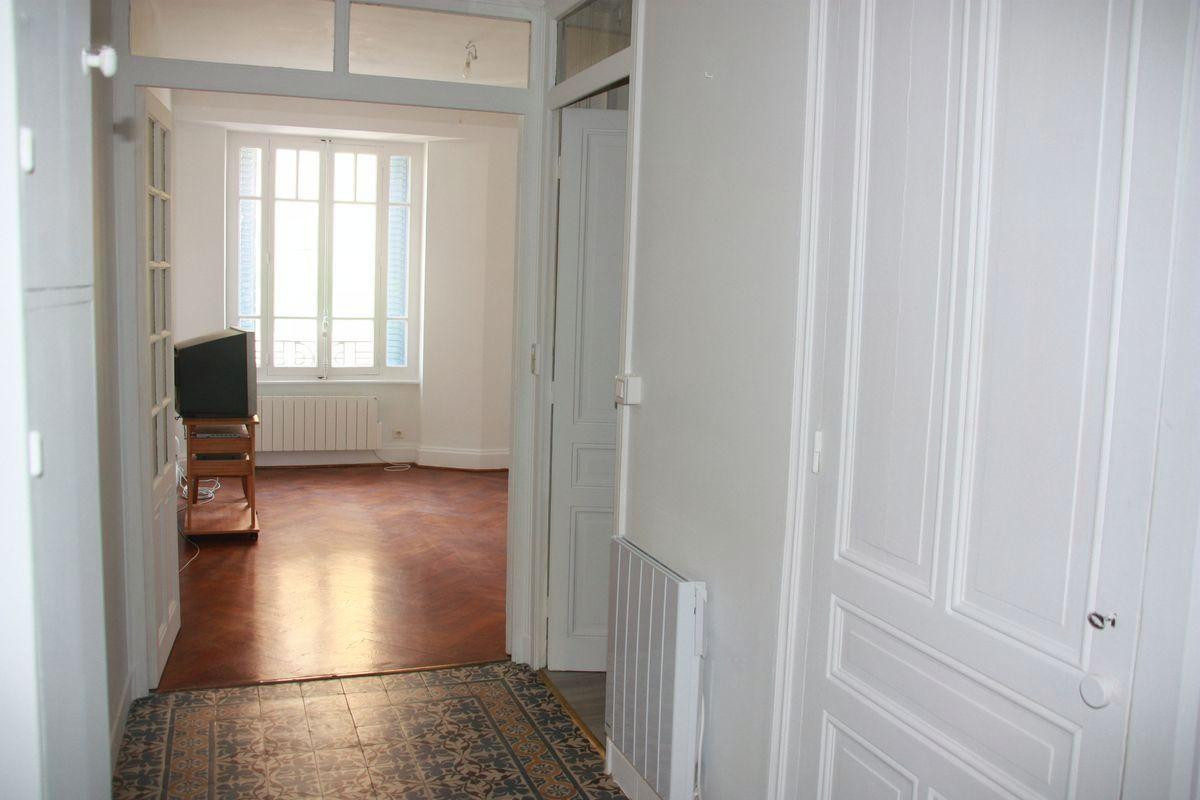 
                                                Location
                                                 T2 bis 54m² angle lacassagne rue Turbil