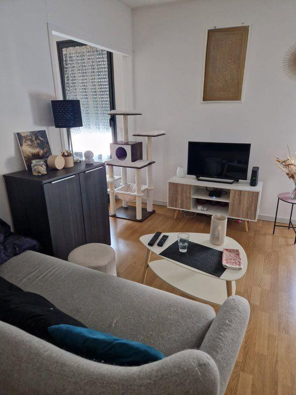 
                                                Location
                                                 T2 bis centre ville Meriadeck parking 51m2