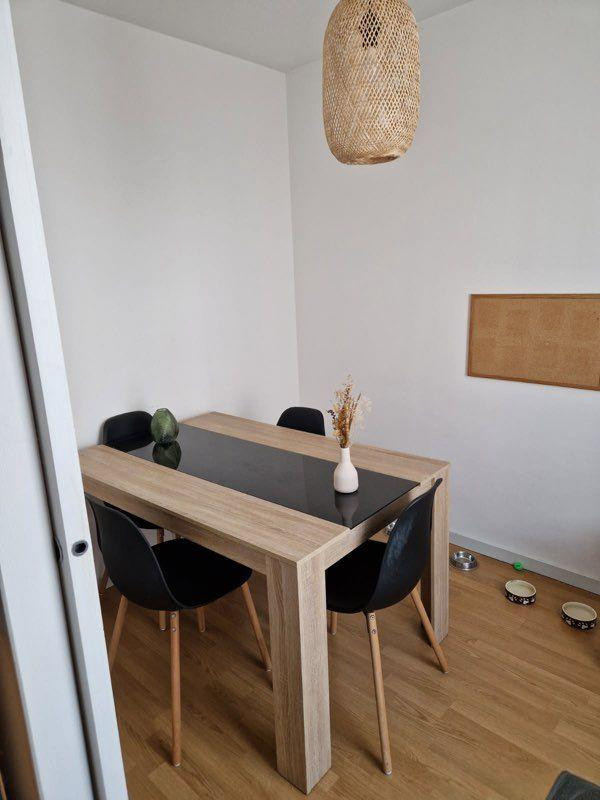 
                                                Location
                                                 T2 bis centre ville Meriadeck parking 51m2