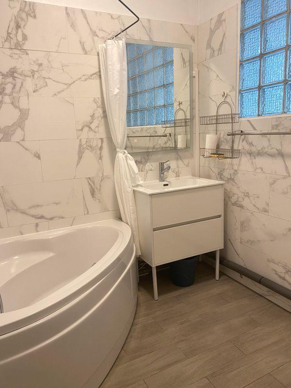 
                                                Location
                                                 T2 Bordeaux Centre
