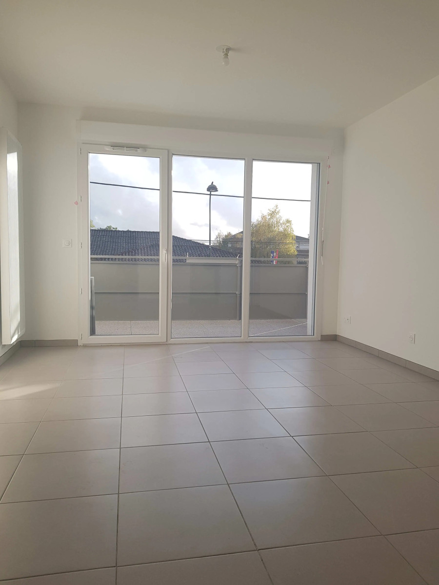 
                                                Location
                                                 T2  Carignan-de-Bordeaux