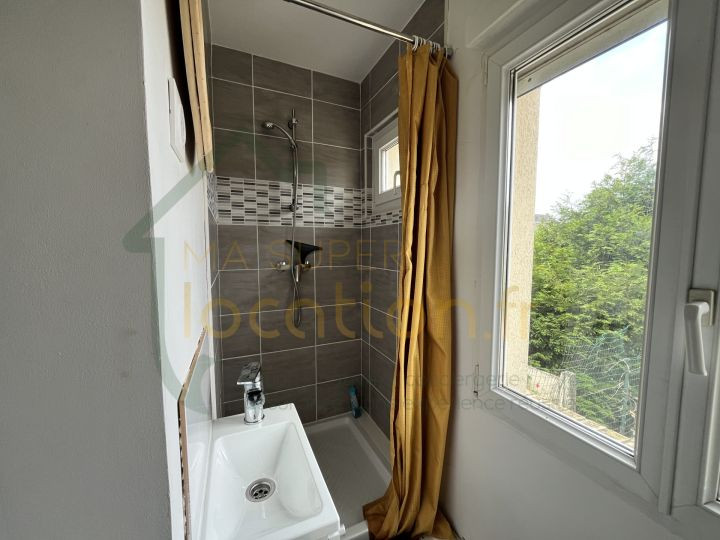 
                                                Location
                                                 T2 Centre ville ST QUENTIN / Proche école ELISA