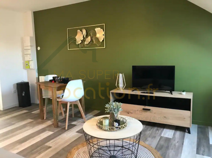 
                                                Location
                                                 T2 Centre ville ST QUENTIN / Proche école ELISA