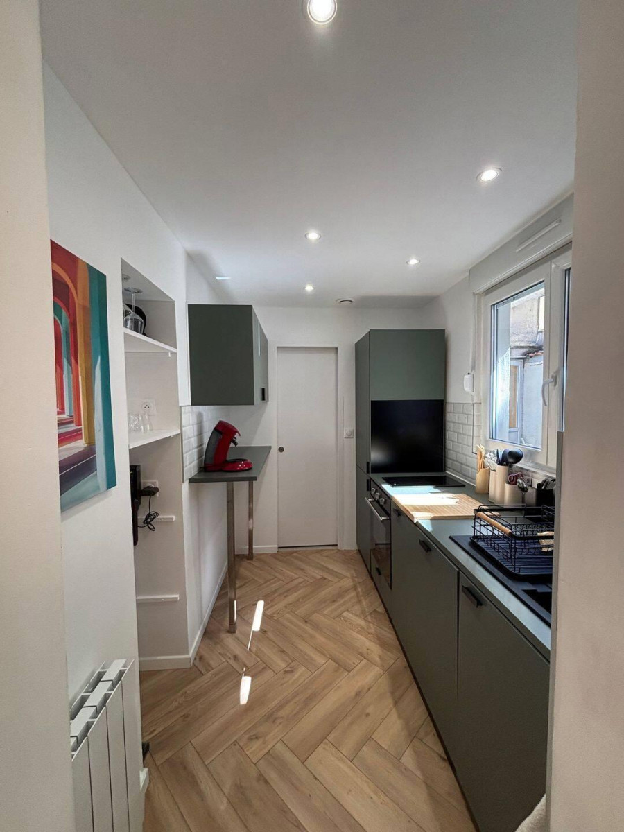
                                                Location
                                                 T2 cosy de 38 m² entièrement rénové