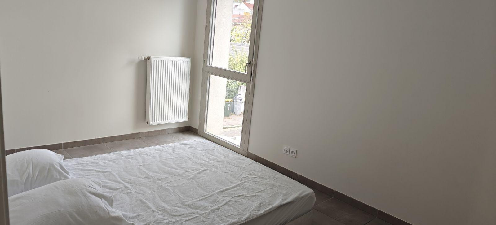 
                                                Location
                                                 T2 Cosy,Verdoyant 43,5m² entre Doua et Gratte-Ciel
