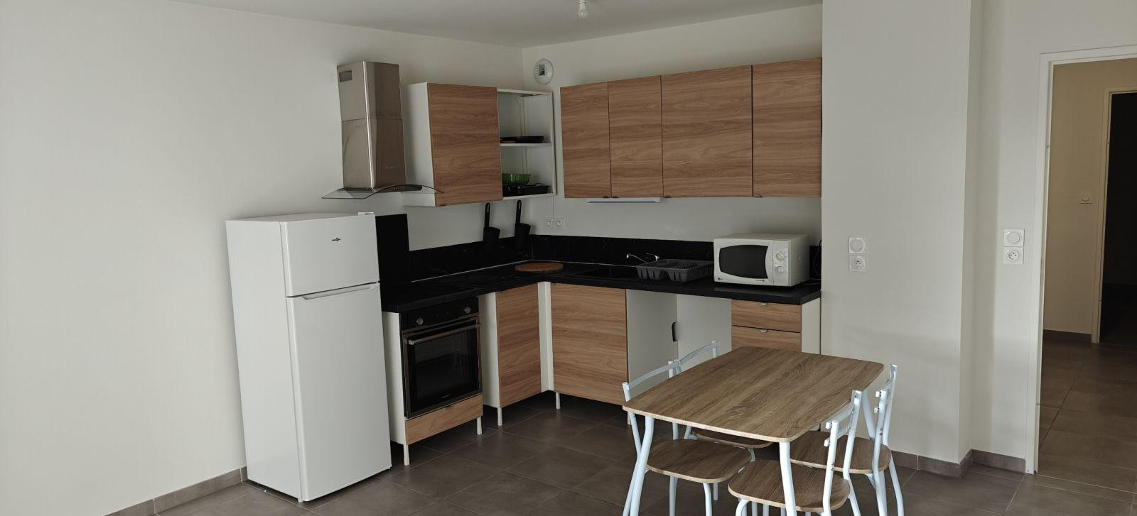 
                                                Location
                                                 T2 Cosy,Verdoyant 43,5m² entre Doua et Gratte-Ciel