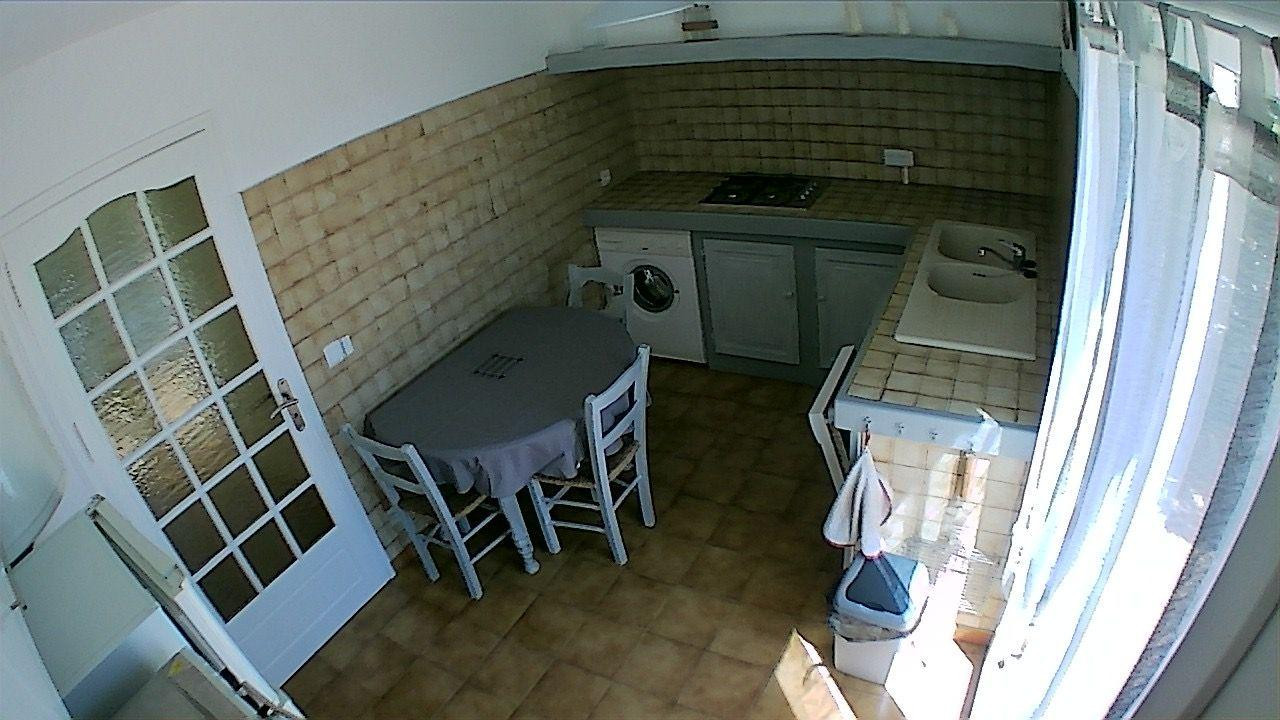 
                                                Location
                                                 T2 dans maison du propriétaire dans petit village