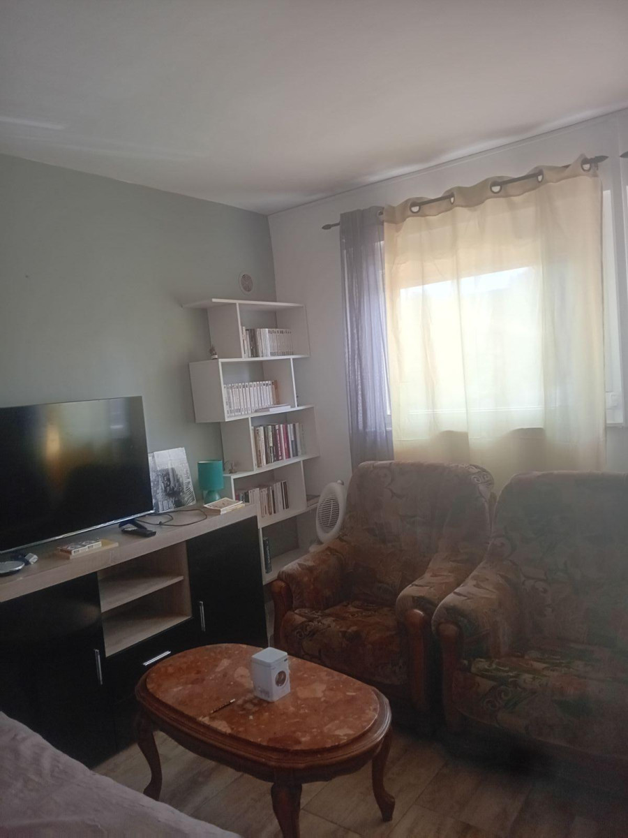 
                                                Location
                                                 T2 dans pavillon