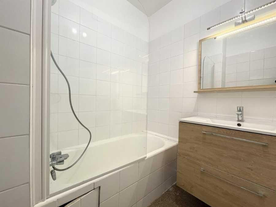 
                                                Location
                                                 T2 dans un immeuble de standing à Paris 15ème