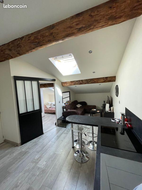 
                                                Location
                                                 T2 de 37m2 meublé et équipé cours Vitton - Lyon