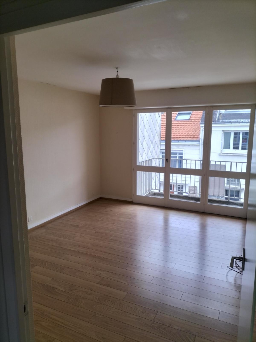 
                                                Location
                                                 T2 de 42m² quartier Boulevard des Américains