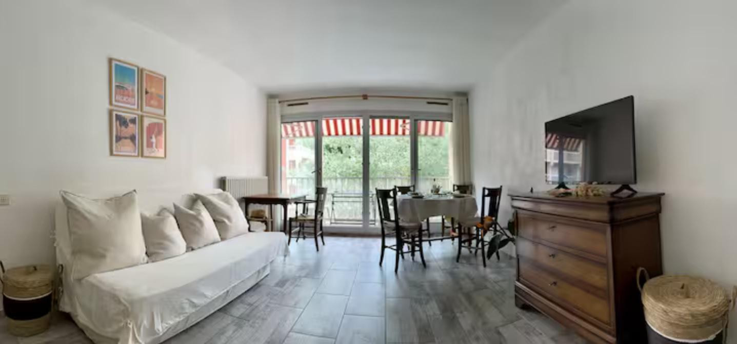 
                                                Location
                                                 T2 de 50 m2 + parking + balcon