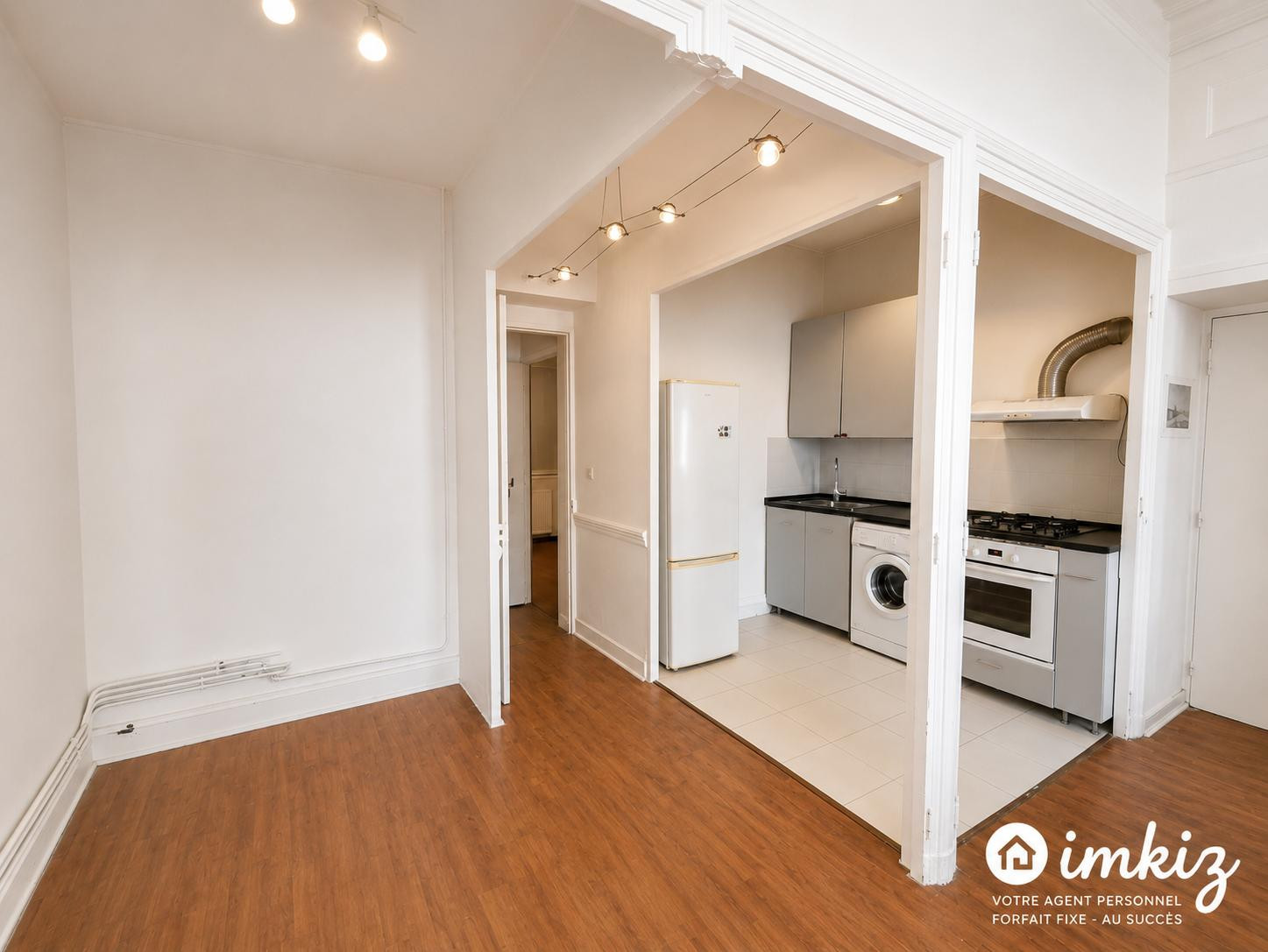 
                                                Vente
                                                 T2 de 50m² avec cachet à rénover - Fort potentiel