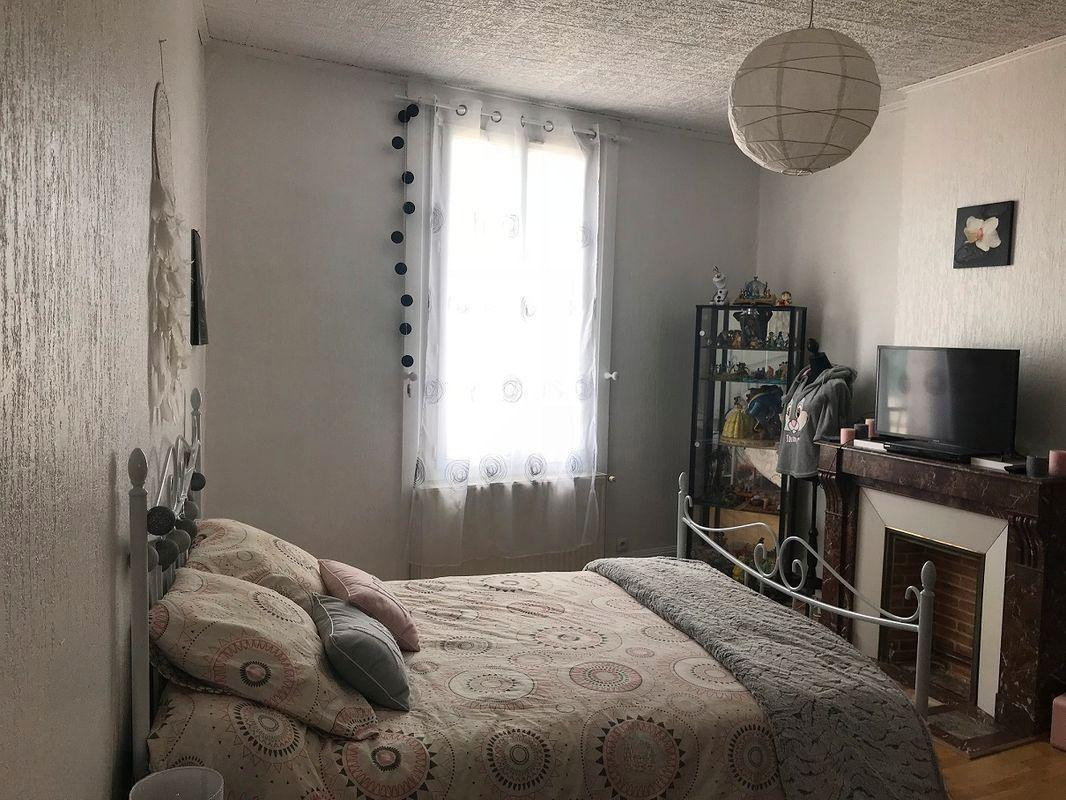 
                                                Location
                                                 T2 de 56m2 rénové et lumineux