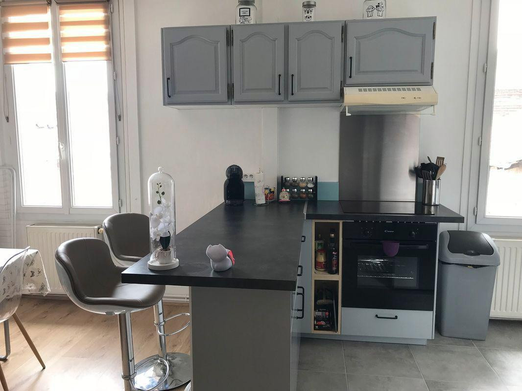 
                                                Location
                                                 T2 de 56m2 rénové et lumineux
