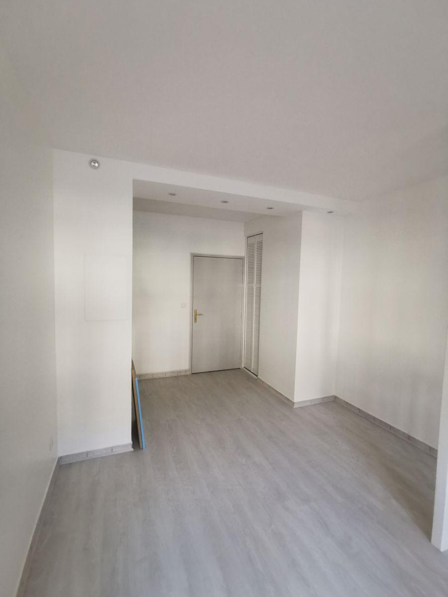 
                                                Location
                                                 T2 DUPLEX 40 M2 NEUF FACE AU LYCEE DU PARC