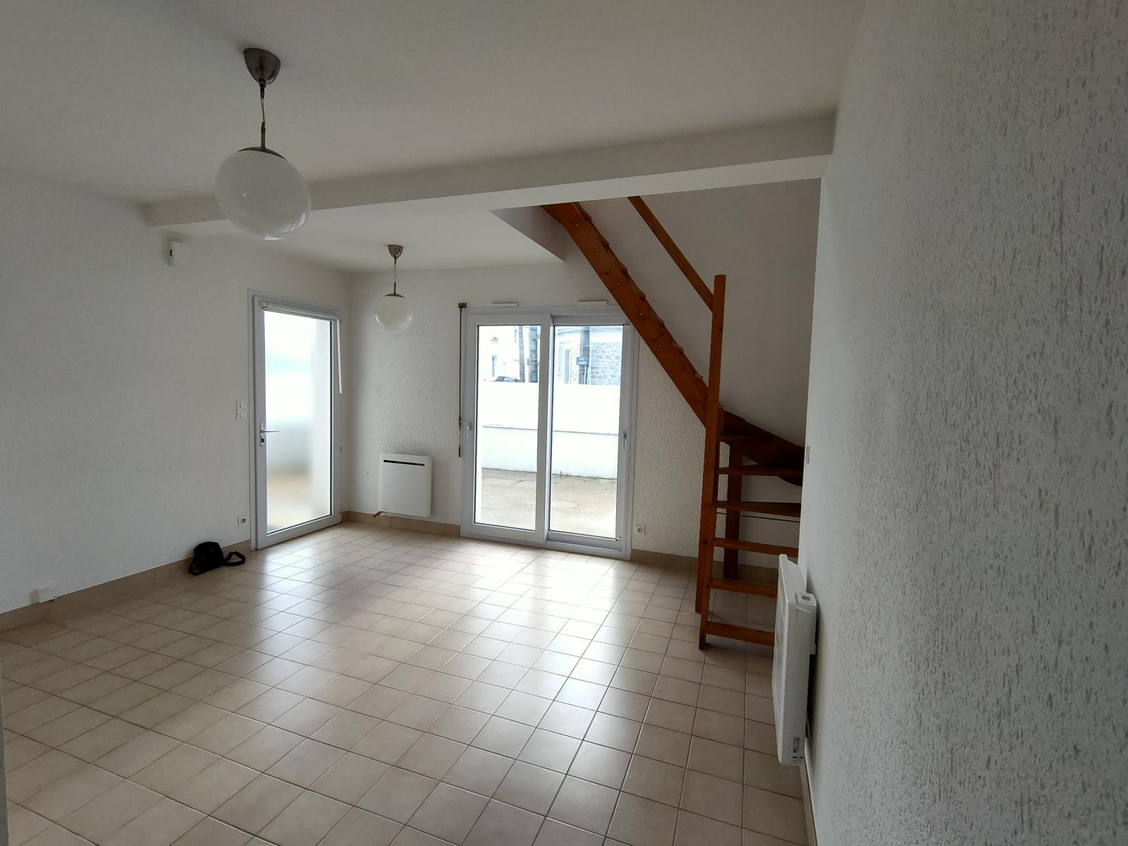 
                                                Location
                                                 T2 Duplex atypique 40m² Nantes Erdre Rond Pt Paris