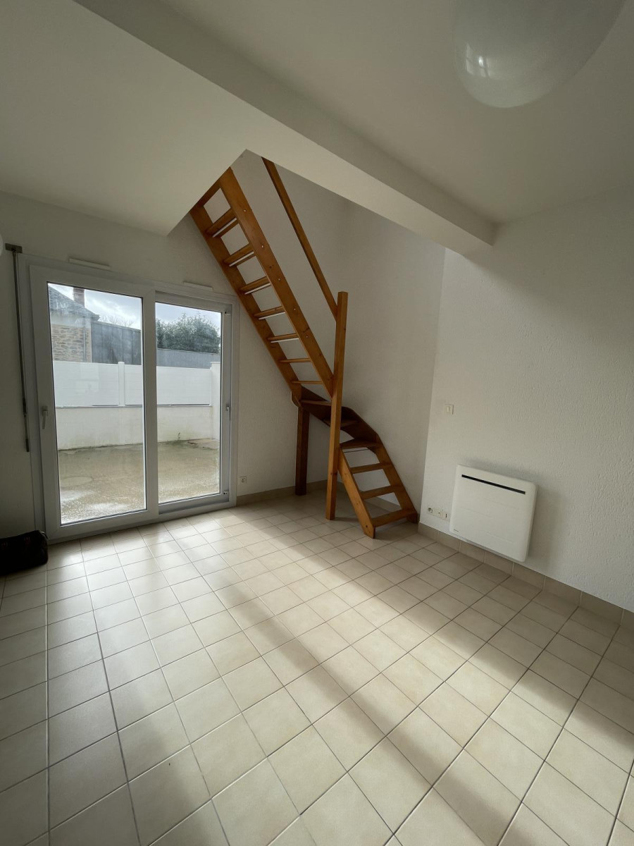 
                                                Location
                                                 T2 Duplex atypique 40m² Nantes Erdre Rond Pt Paris