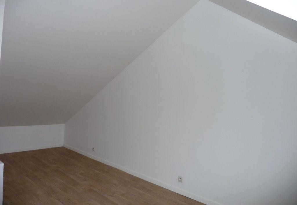 
                                                Location
                                                 T2 duplex de caractère 37 m² — Nemours