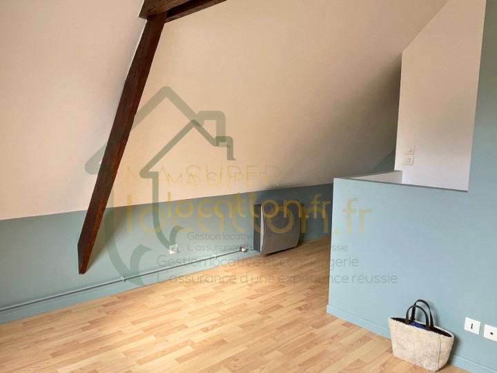 
                                                Location
                                                 T2 en duplex au centre ville de ST QUENTIN