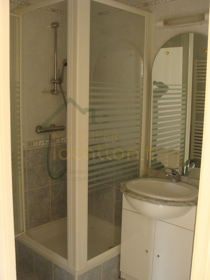 
                                                Location
                                                 T2 en duplex proche centre ville