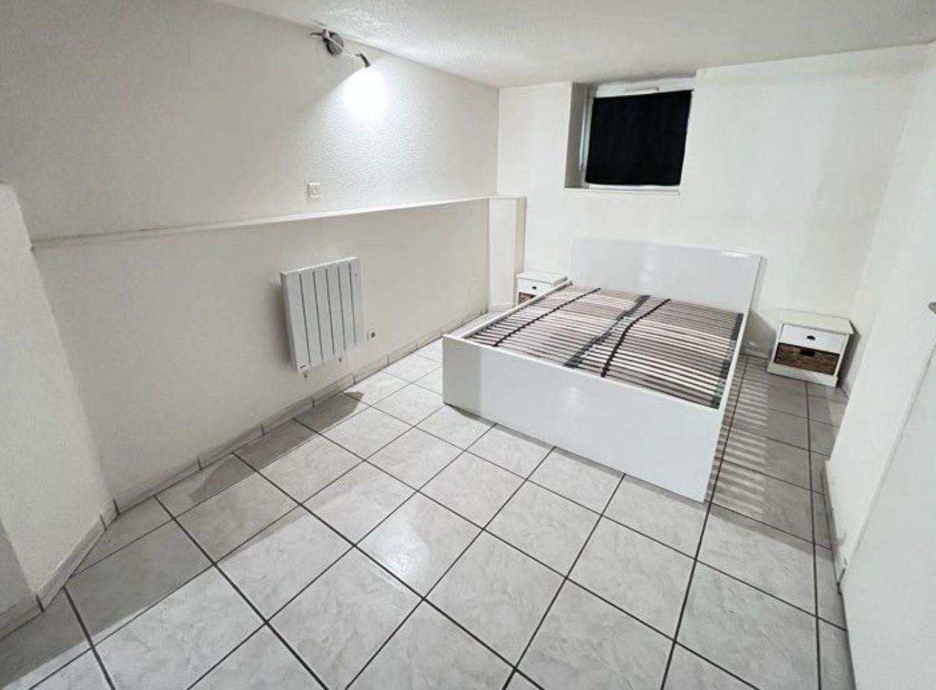 
                                                Location
                                                 T2 garage et jardin