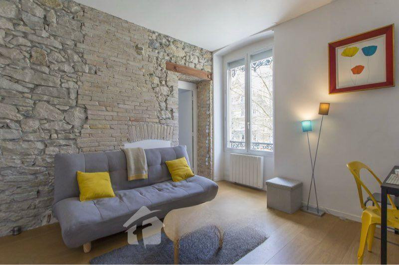 
                                                Location
                                                 T2 Grenoble 39m2