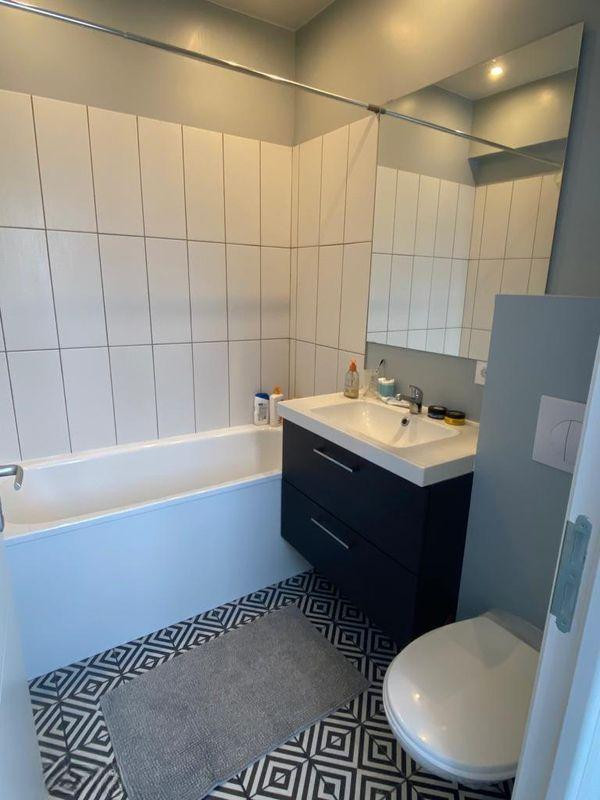 
                                                Location
                                                 T2 Hyper centre 42m² entièrement rénové expo Sud