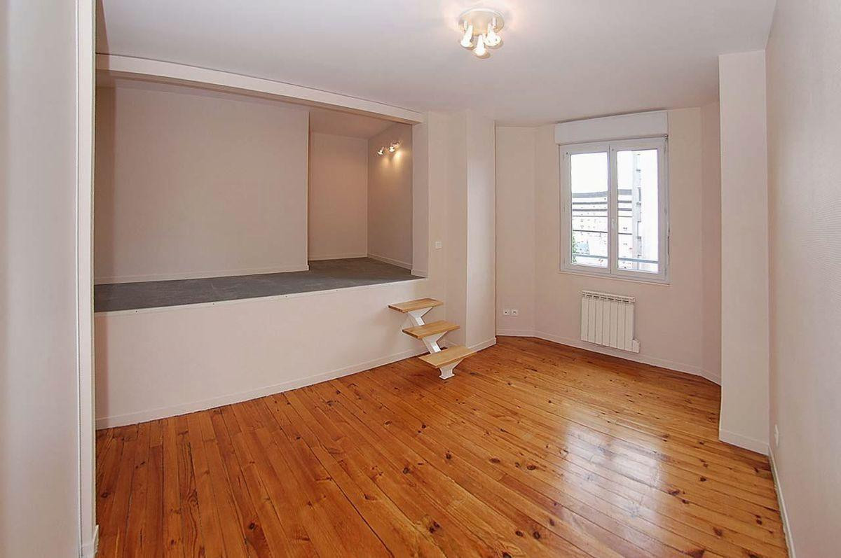 
                                                Location
                                                 T2 Jaude