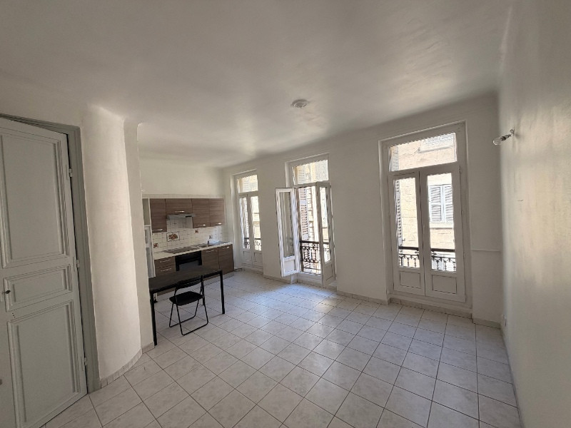 
                                                Vente
                                                 T2 - Le trois fenetre Marseillais - Quartier Belsunce