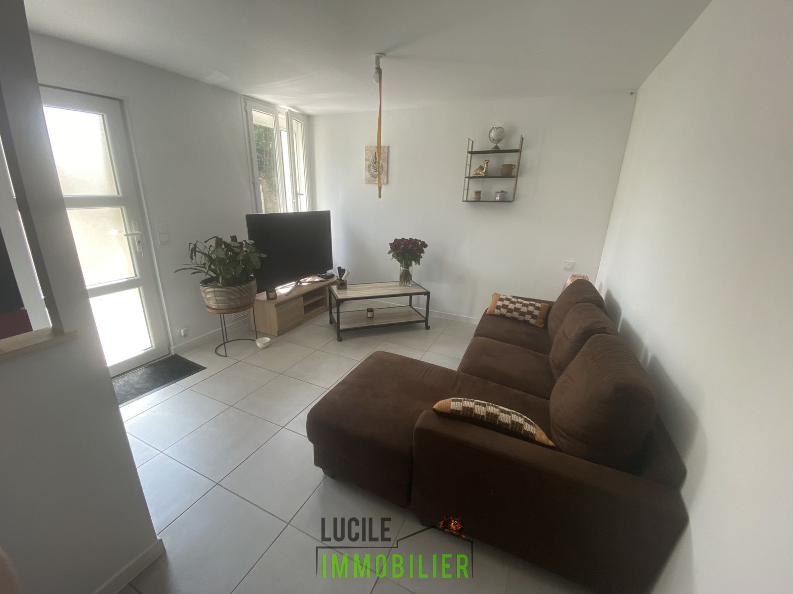 
                                                Location
                                                 T2 Liancourt