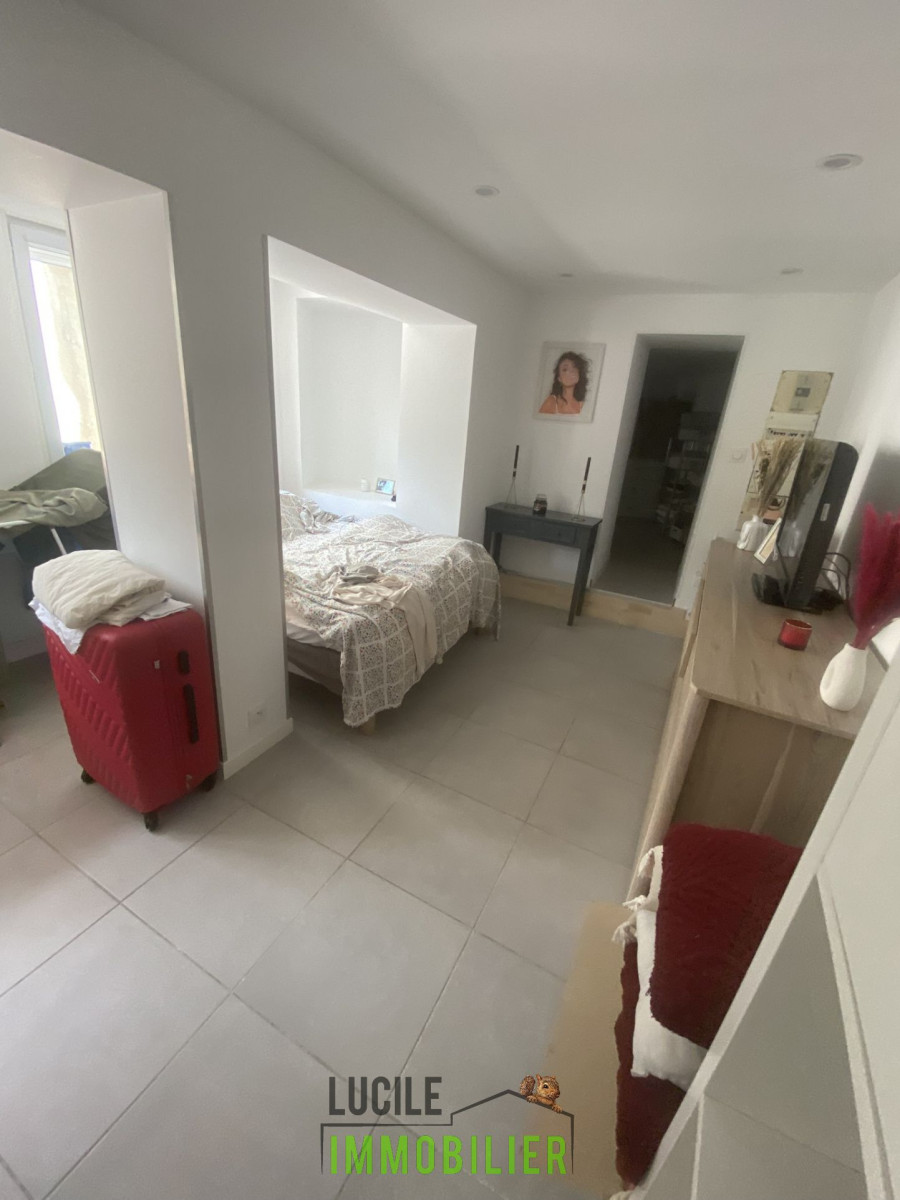 
                                                Location
                                                 T2 Liancourt