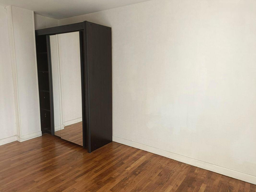 
                                                Location
                                                 T2 LIBRE et VIDE (43 M2) GRENOBLE FAIBLES CHARGES