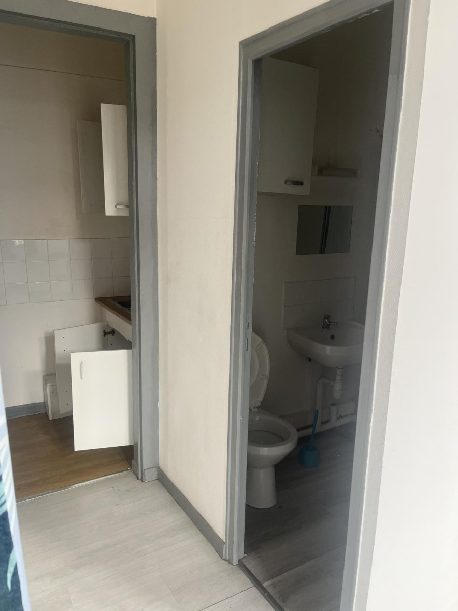 
                                                Location
                                                 T2 Lille Flandre