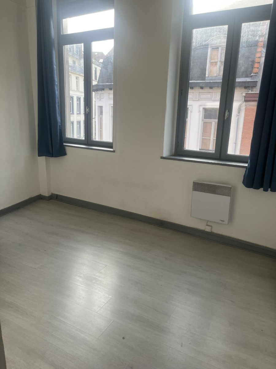 
                                                Location
                                                 T2 Lille Flandre