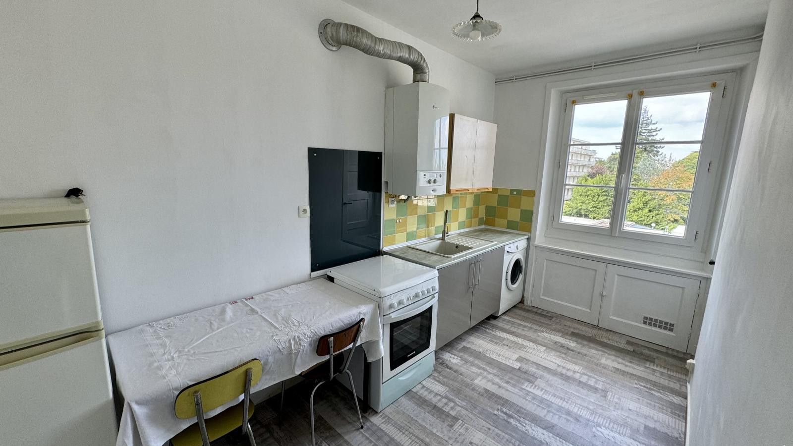 
                                                Location
                                                 T2  location eligible apl . proche centre.