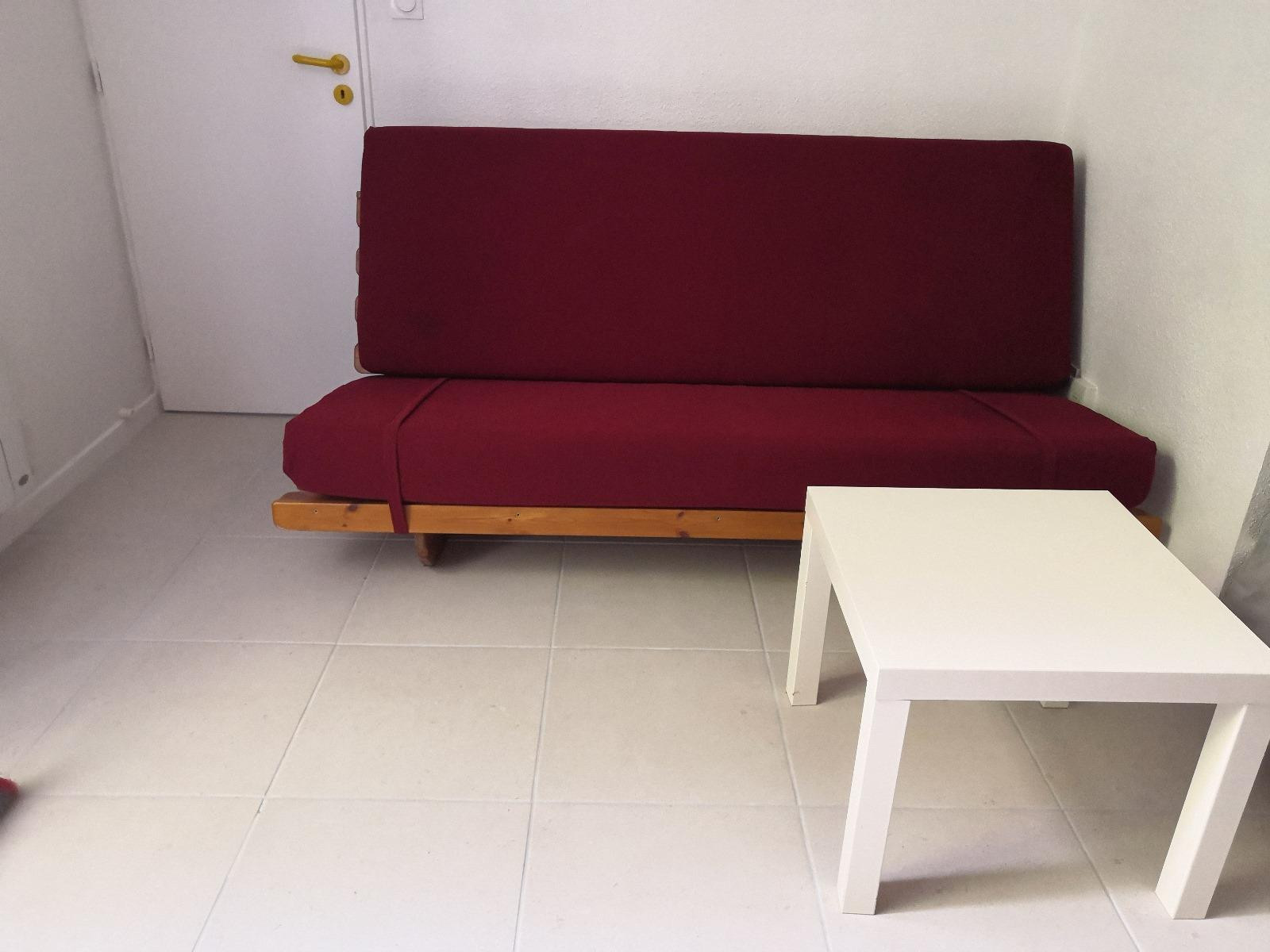 
                                                Location
                                                 T2 logement étudiant, calme, fac de droit