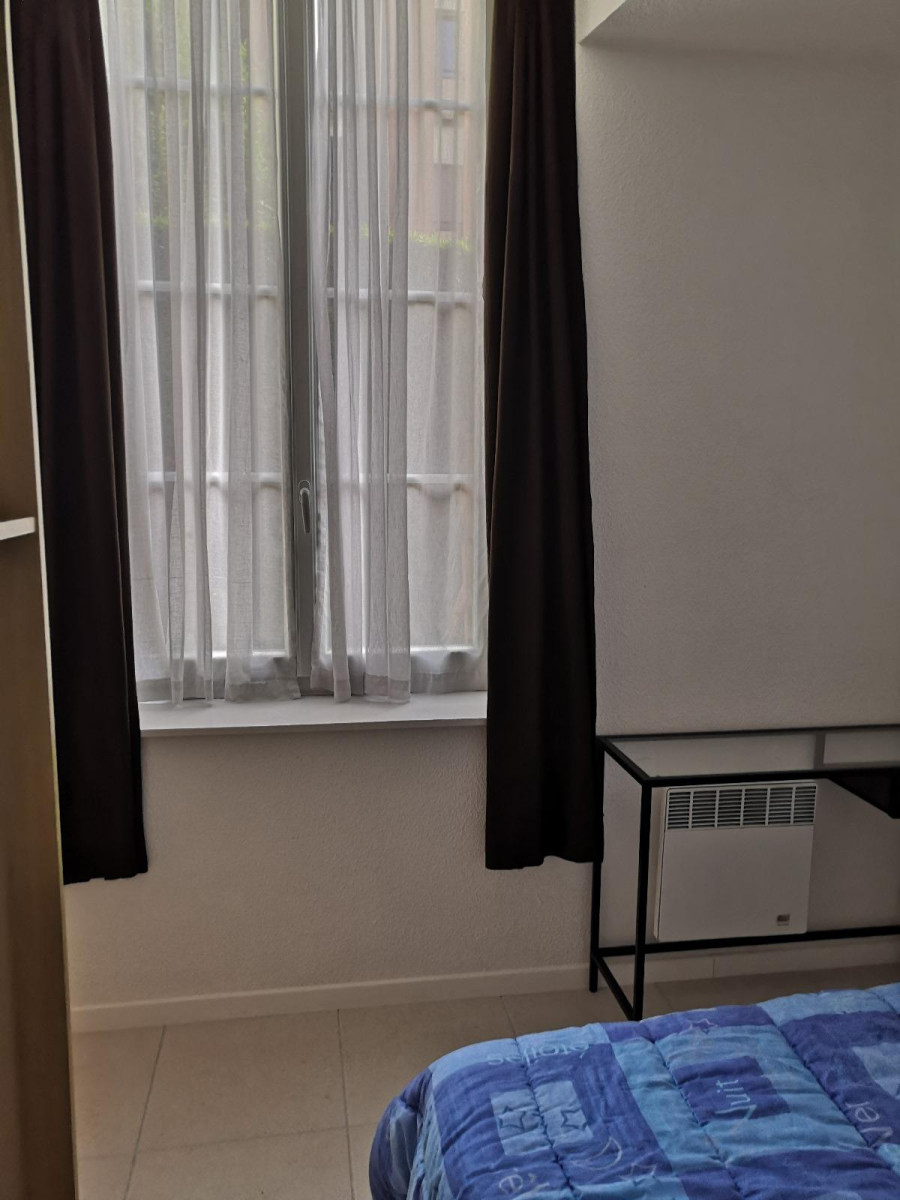 
                                                Location
                                                 T2 logement étudiant, calme, fac de droit
