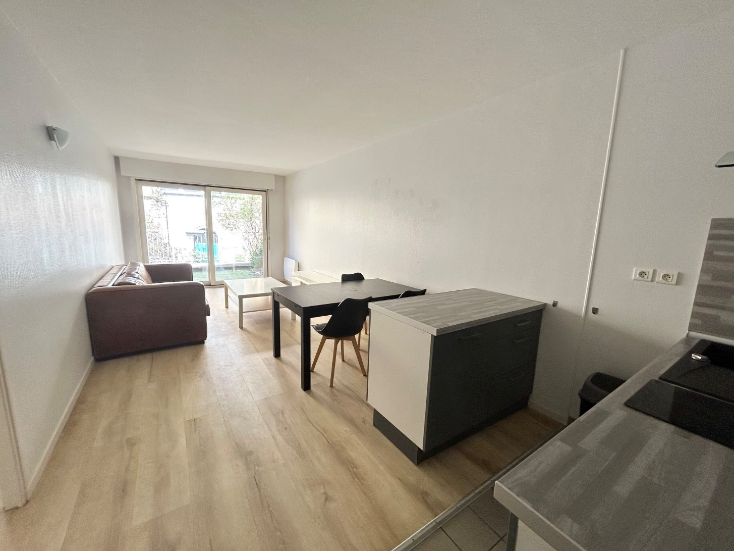 
                                                Location
                                                 T2 lumineux avec terrasse privée St Leu Amiens