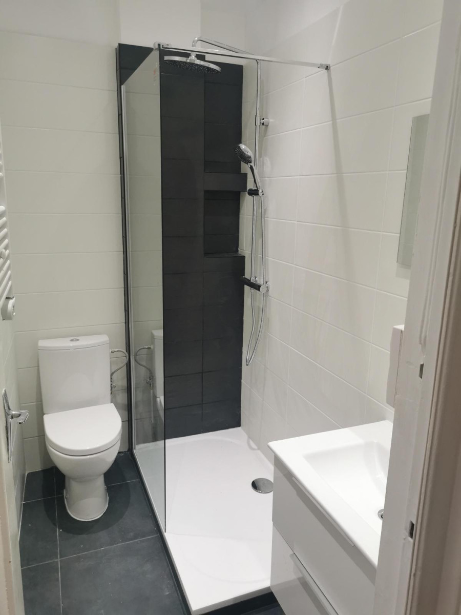 
                                                Location
                                                 T2 lumineux et calme en plein centre ville