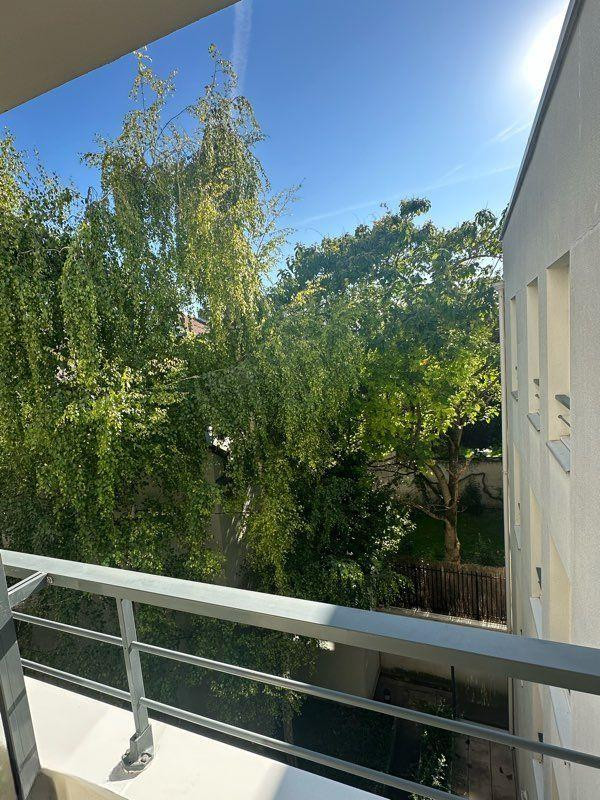 
                                                Location
                                                 T2 lumineux - rue du Général Sarrail - Balcon