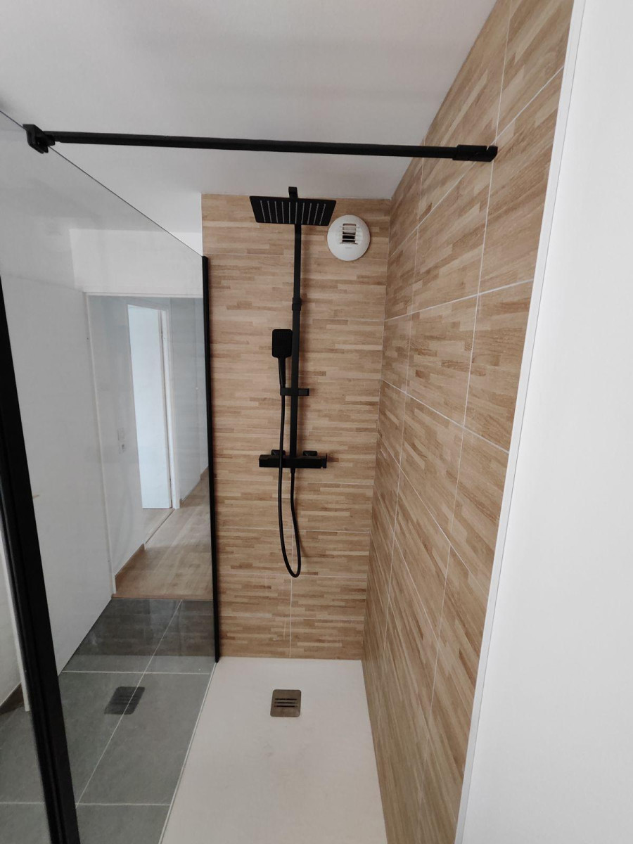 
                                                Location
                                                 T2 luxe