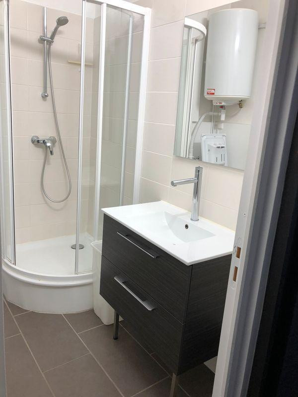 
                                                Location
                                                 T2 Lyon 7è