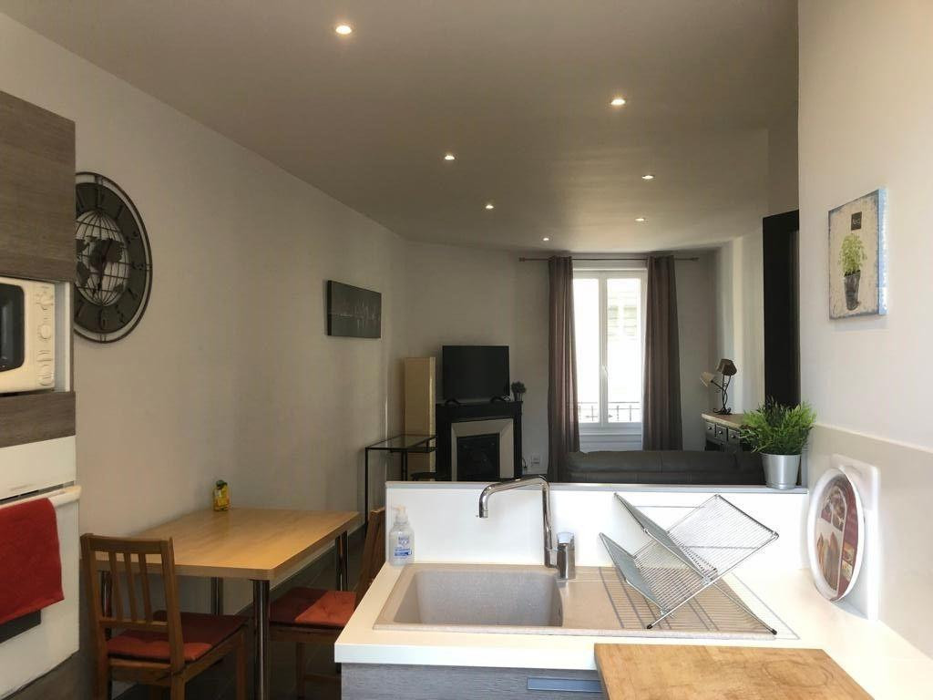 
                                                Location
                                                 T2 Lyon 7è