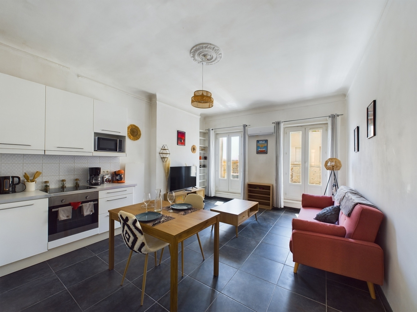 
                                                Location
                                                 T2 / Marseille 2e