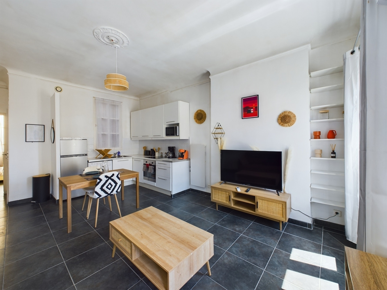 
                                                Location
                                                 T2 / Marseille 2e