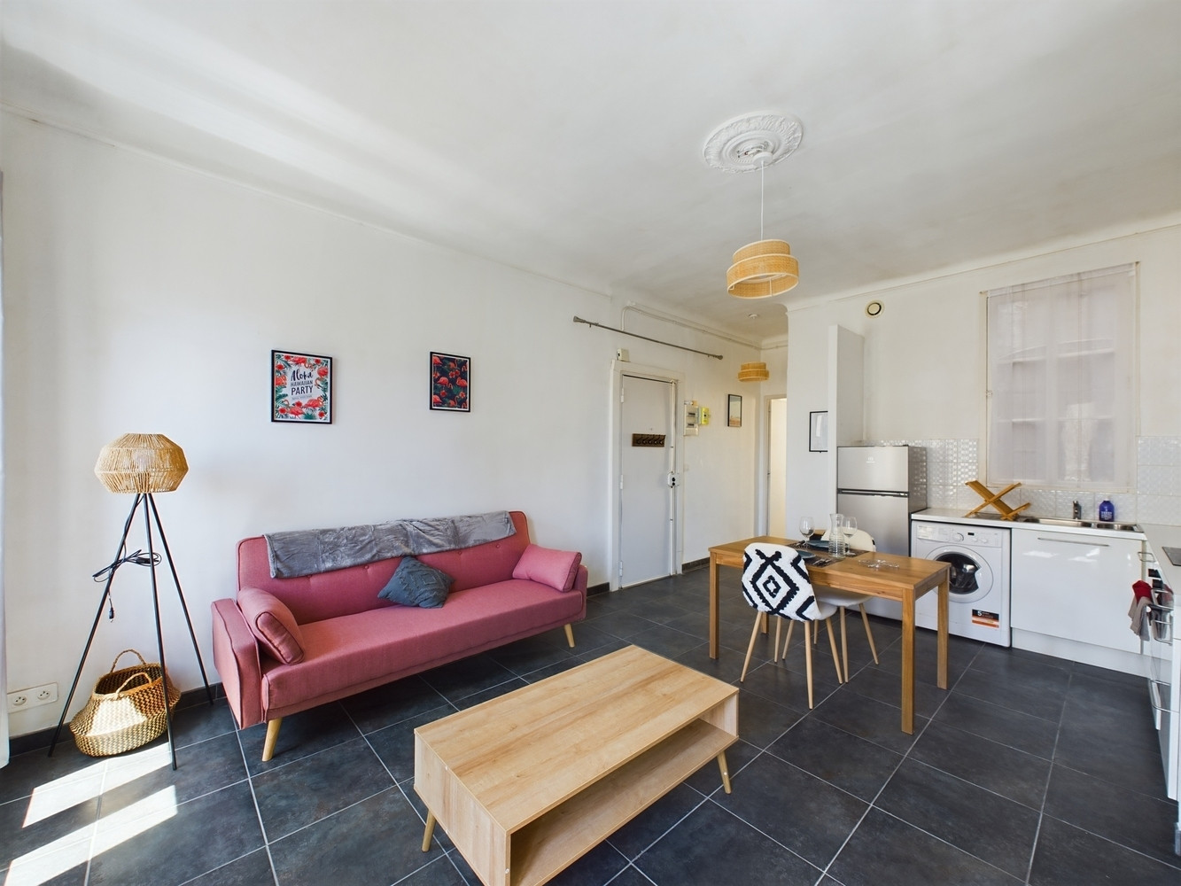 
                                                Location
                                                 T2 / Marseille 2e